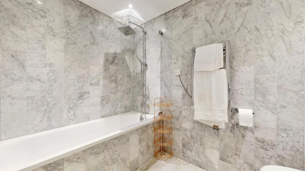 85 Tivoli Court, Rotherhithe Street, London, Se16 5Ud London