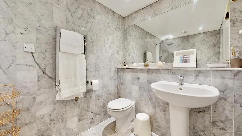 Apartment 85 Tivoli Court, Rotherhithe Street, London, Se16 5Ud United Kingdom
